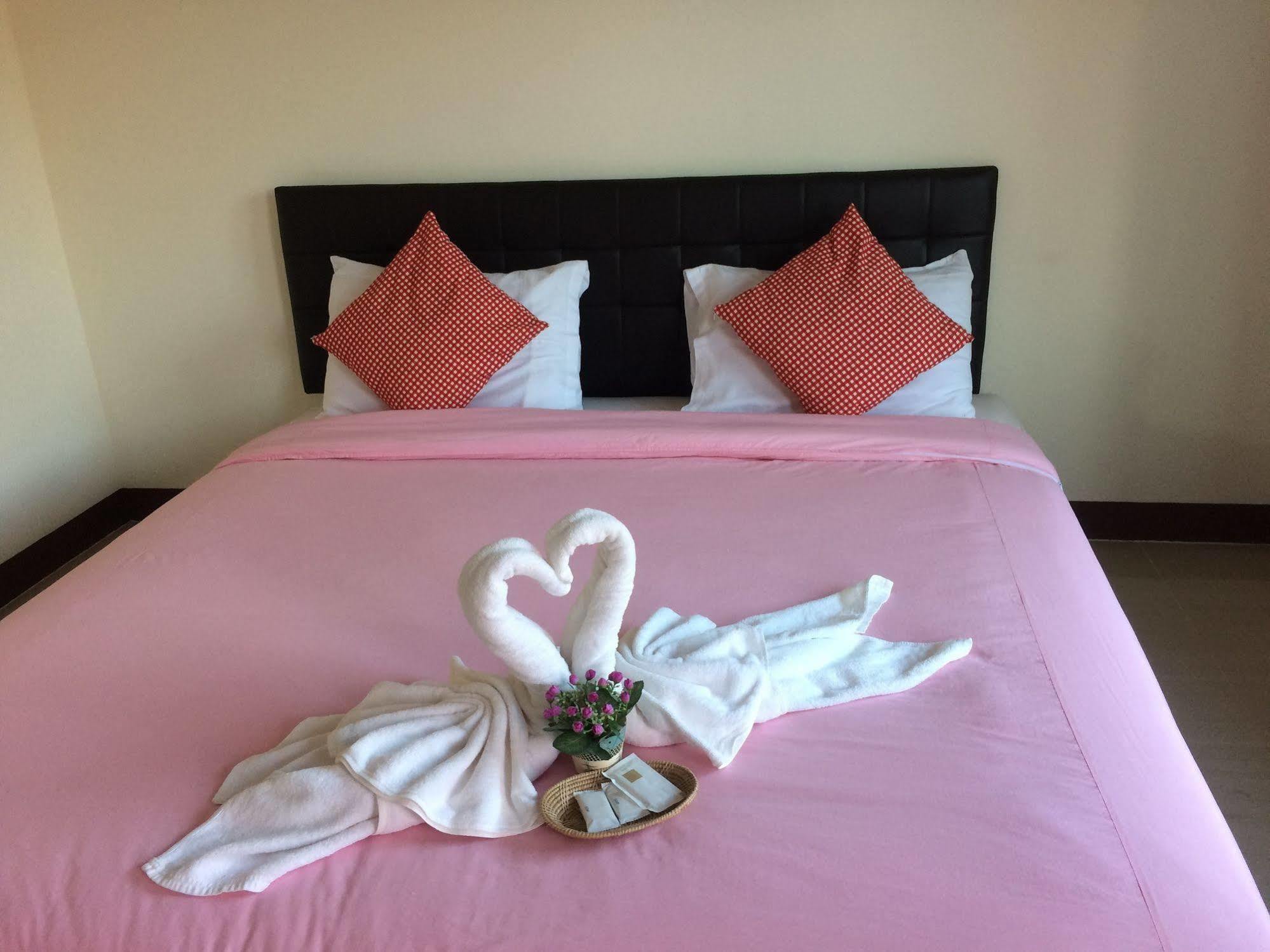 Thana Ville Resort Mae Sot Bagian luar foto